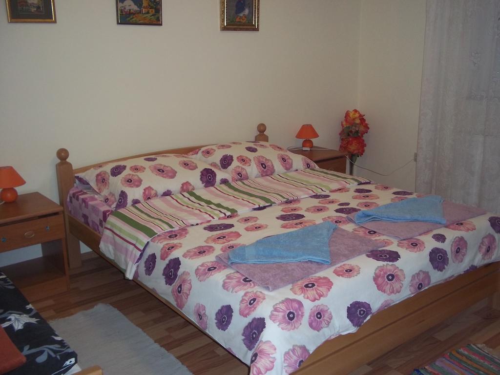 Rooms Zigic Korenica Buitenkant foto