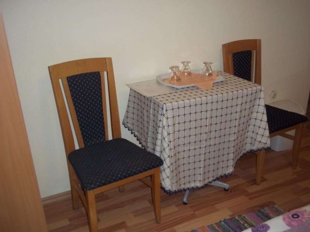 Rooms Zigic Korenica Kamer foto